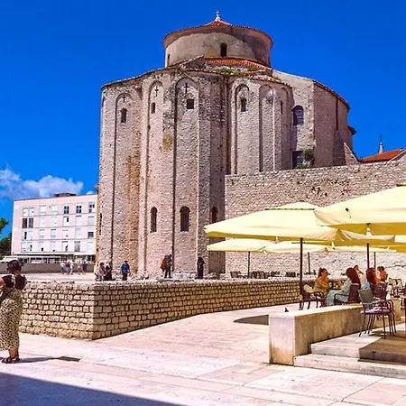 Magnolia Deluxe Zadar-with Free Parking, Garden And Terrace Апартаменты *