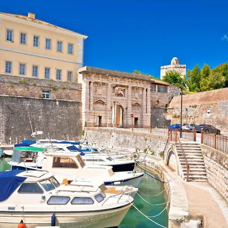 Апартаменты Magnolia Deluxe Zadar-with Free Parking, Garden And Terrace